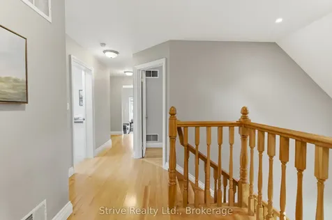 53 Monkton Avenue Toronto ON M8Z 4N4