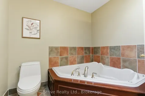 53 Monkton Avenue Toronto ON M8Z 4N4