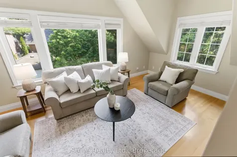 53 Monkton Avenue Toronto ON M8Z 4N4