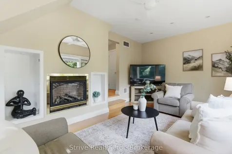 53 Monkton Avenue Toronto ON M8Z 4N4