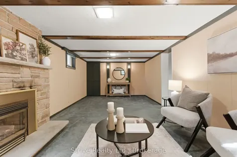 53 Monkton Avenue Toronto ON M8Z 4N4