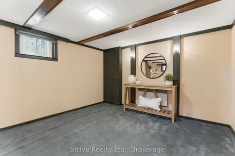53 Monkton Avenue Toronto ON M8Z 4N4