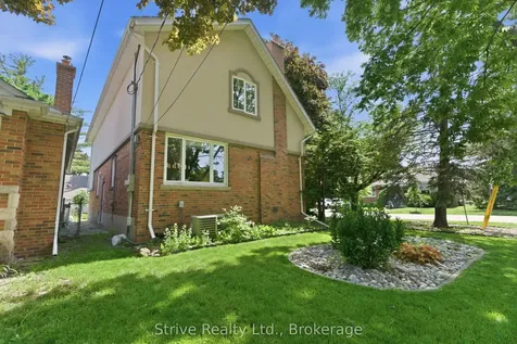 53 Monkton Avenue Toronto ON M8Z 4N4