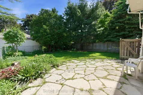 53 Monkton Avenue Toronto ON M8Z 4N4