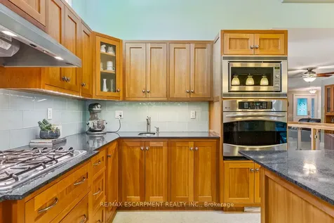 1055 Welwyn Drive Mississauga ON L5J 3J2