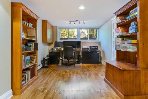 1055 Welwyn Drive Mississauga ON L5J 3J2