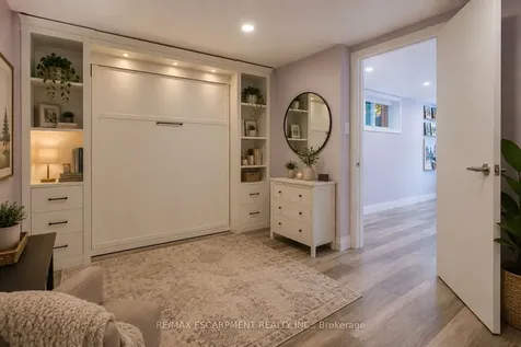 1055 Welwyn Drive Mississauga ON L5J 3J2
