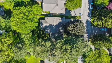 1055 Welwyn Drive Mississauga ON L5J 3J2