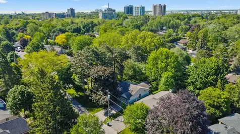 1055 Welwyn Drive Mississauga ON L5J 3J2
