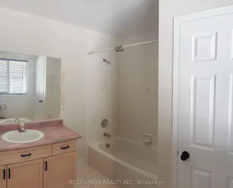 2864 Westbury Court Mississauga ON L5M 6B3