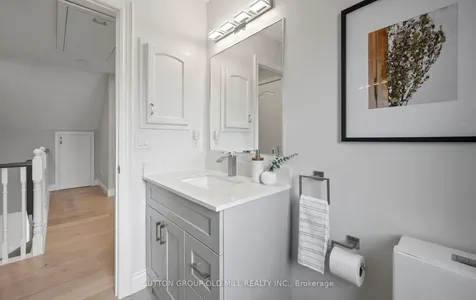 36 Clockwork Lane Toronto ON M8Y 4H5