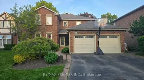 4399 Beacon Lane Mississauga ON L5C 4J8