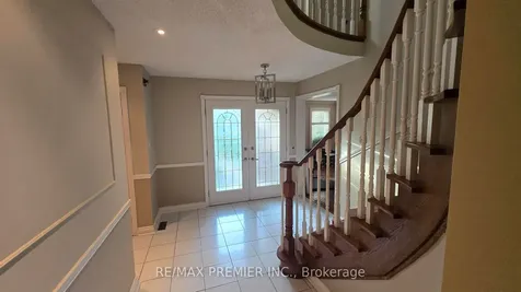 4399 Beacon Lane Mississauga ON L5C 4J8