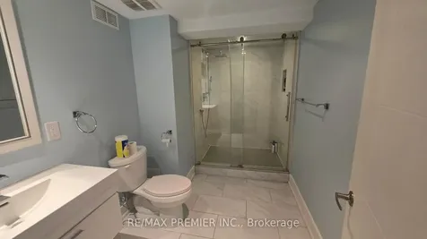 4399 Beacon Lane Mississauga ON L5C 4J8