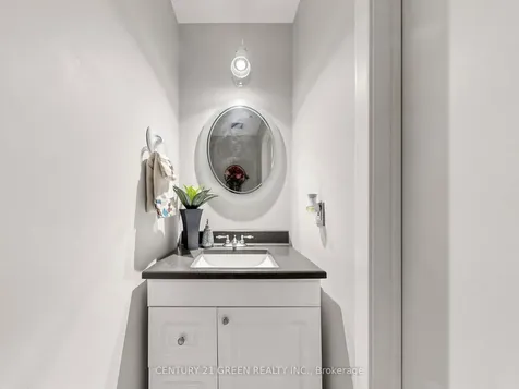 2409 Paula Court Burlington ON L7P 4M1
