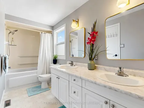 2409 Paula Court Burlington ON L7P 4M1