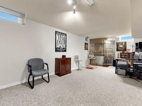 2409 Paula Court Burlington ON L7P 4M1