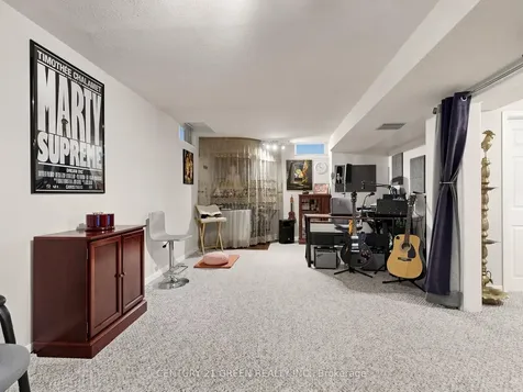 2409 Paula Court Burlington ON L7P 4M1