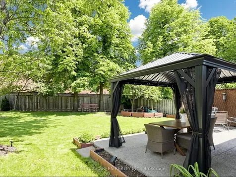 2409 Paula Court Burlington ON L7P 4M1