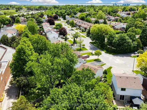 2409 Paula Court Burlington ON L7P 4M1