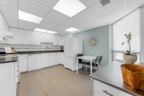 5090 Pinedale Avenue Burlington ON L7L 3V8