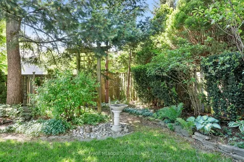2130 Varency Drive Mississauga ON L5K 1C3