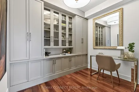 1830 Bloor Street W Toronto ON M6P 0A2