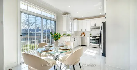 28 Prada Court Brampton ON L6P 2K1