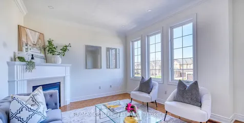 28 Prada Court Brampton ON L6P 2K1