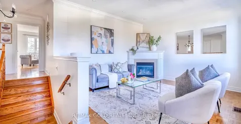 28 Prada Court Brampton ON L6P 2K1