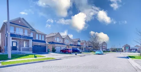 28 Prada Court Brampton ON L6P 2K1