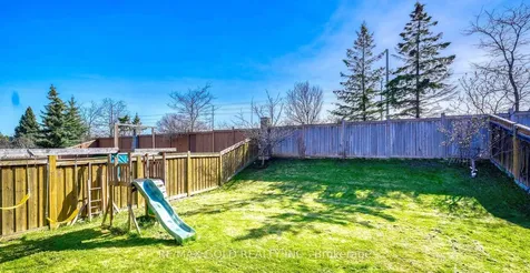 28 Prada Court Brampton ON L6P 2K1