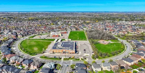 28 Prada Court Brampton ON L6P 2K1