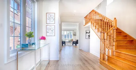 28 Prada Court Brampton ON L6P 2K1