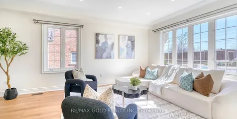 28 Prada Court Brampton ON L6P 2K1