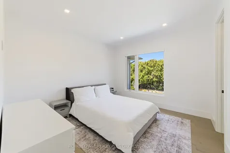 1189 Tisdale Street Oakville ON L6L 2S9