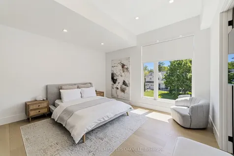 1189 Tisdale Street Oakville ON L6L 2S9