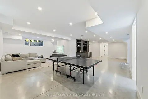 1189 Tisdale Street Oakville ON L6L 2S9