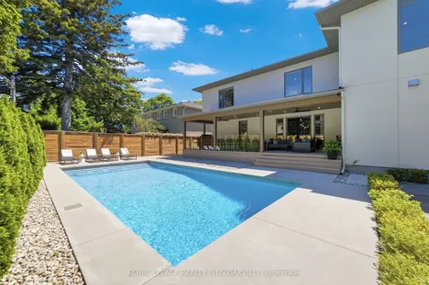 1189 Tisdale Street Oakville ON L6L 2S9