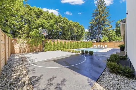 1189 Tisdale Street Oakville ON L6L 2S9