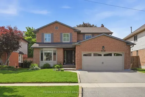 2418 Butternut Crescent Burlington ON L7M 3L3