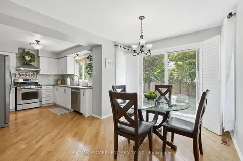 2418 Butternut Crescent Burlington ON L7M 3L3