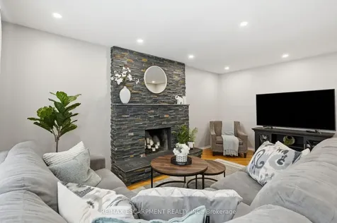 2418 Butternut Crescent Burlington ON L7M 3L3
