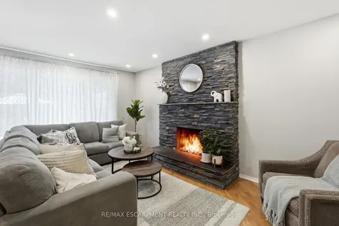 2418 Butternut Crescent Burlington ON L7M 3L3