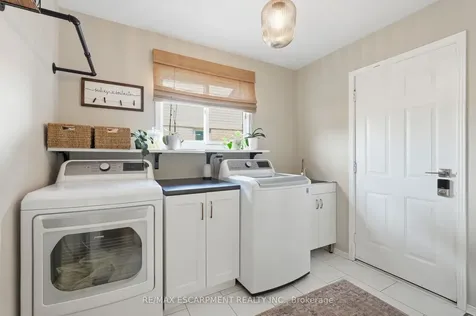 2418 Butternut Crescent Burlington ON L7M 3L3