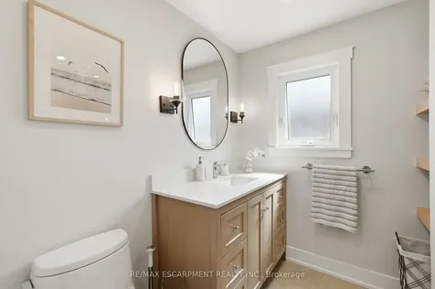 2418 Butternut Crescent Burlington ON L7M 3L3