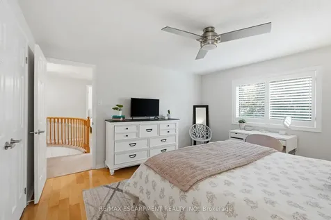 2418 Butternut Crescent Burlington ON L7M 3L3