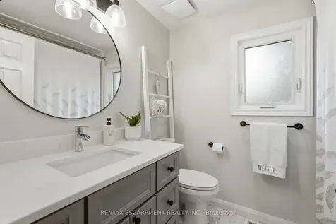2418 Butternut Crescent Burlington ON L7M 3L3