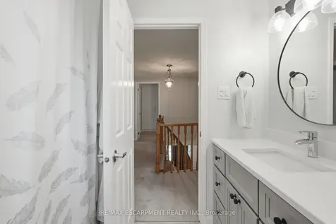 2418 Butternut Crescent Burlington ON L7M 3L3