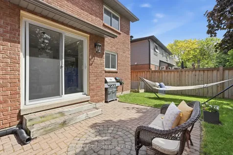 2418 Butternut Crescent Burlington ON L7M 3L3